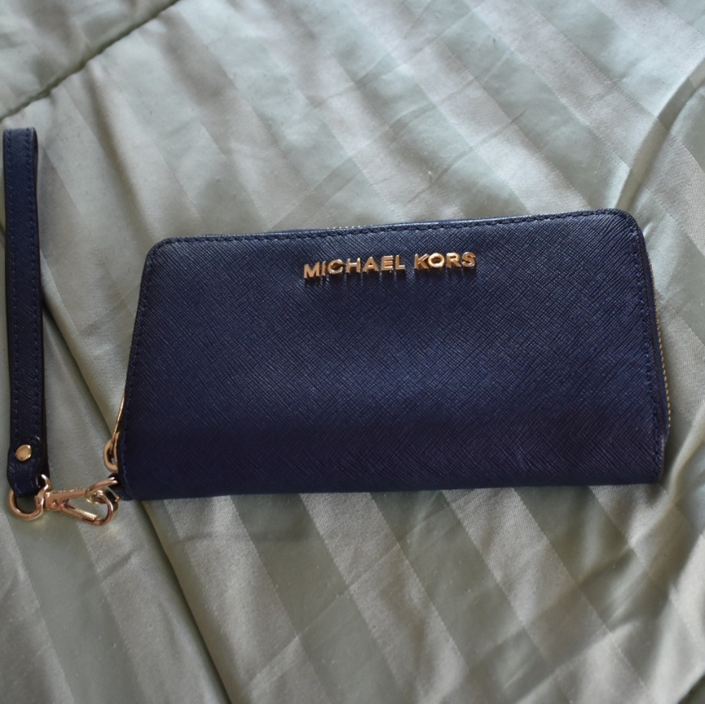 Michael Kors Continental zip clutch
